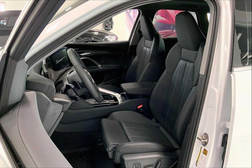 new 2025 Audi Q5 car, priced at $59,548