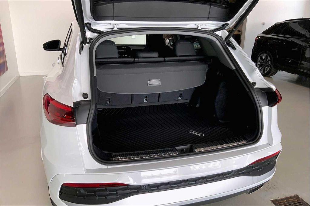 new 2025 Audi Q5 car, priced at $59,548