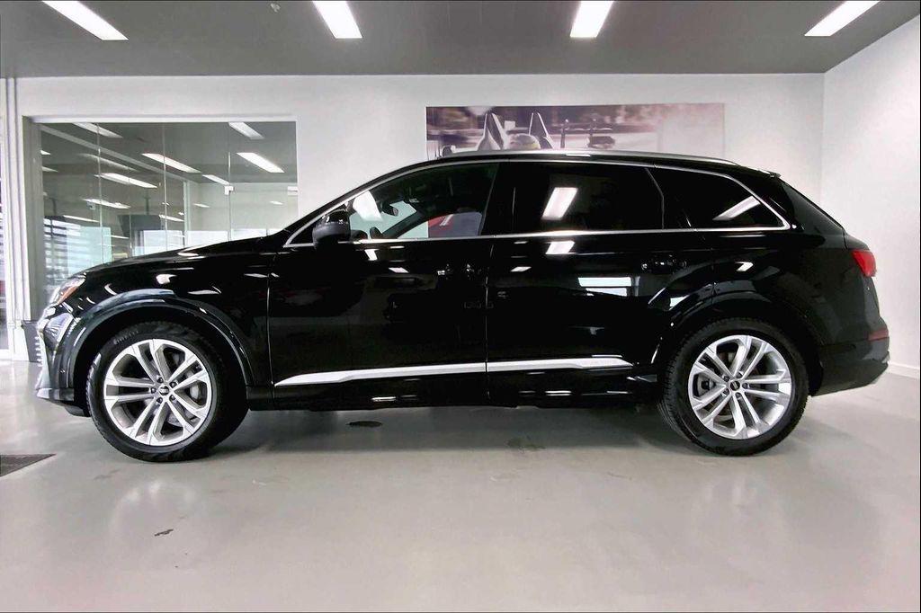 new 2025 Audi Q7 car, priced at $79,962