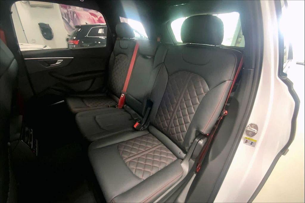 new 2026 Audi Q7 car, priced at $83,590