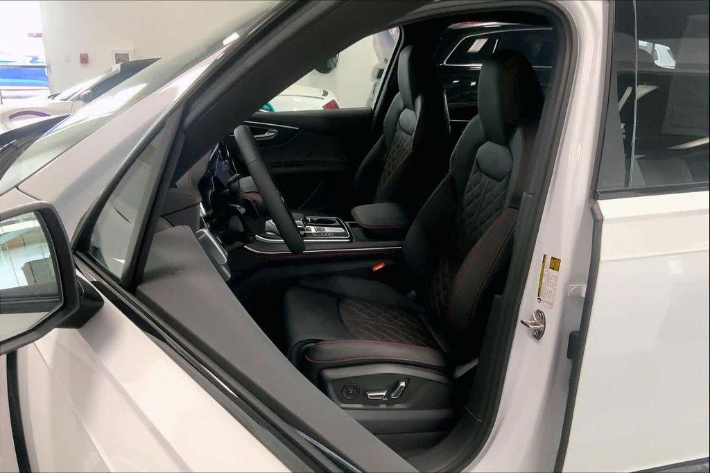 new 2026 Audi Q7 car, priced at $83,590