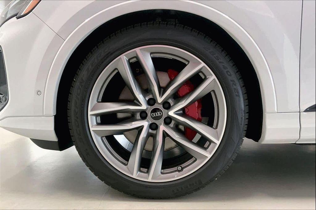 new 2026 Audi Q7 car, priced at $83,590