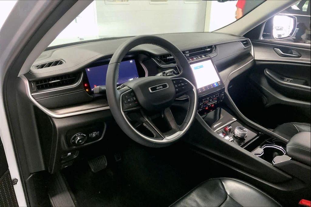 used 2023 Jeep Grand Cherokee car, priced at $31,995