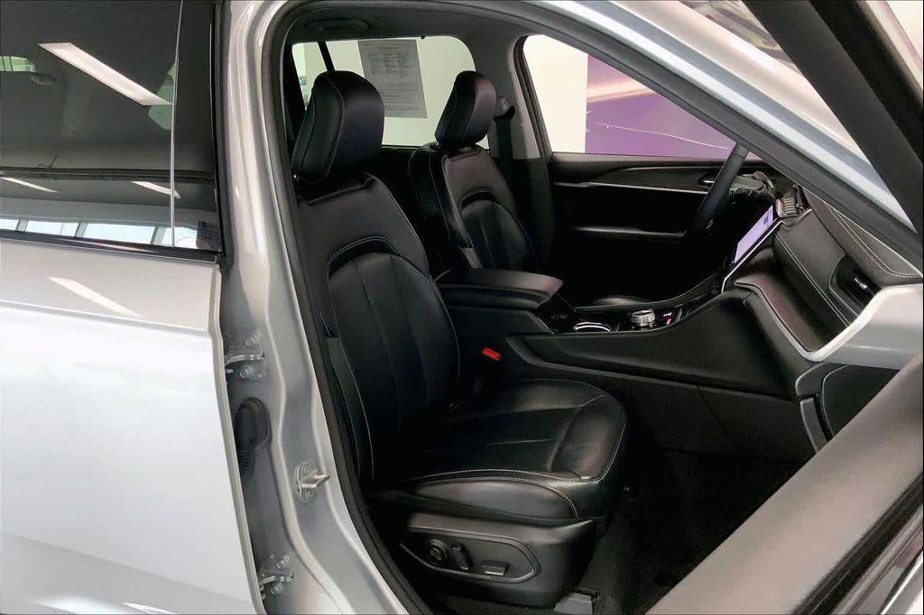 used 2023 Jeep Grand Cherokee car, priced at $31,995