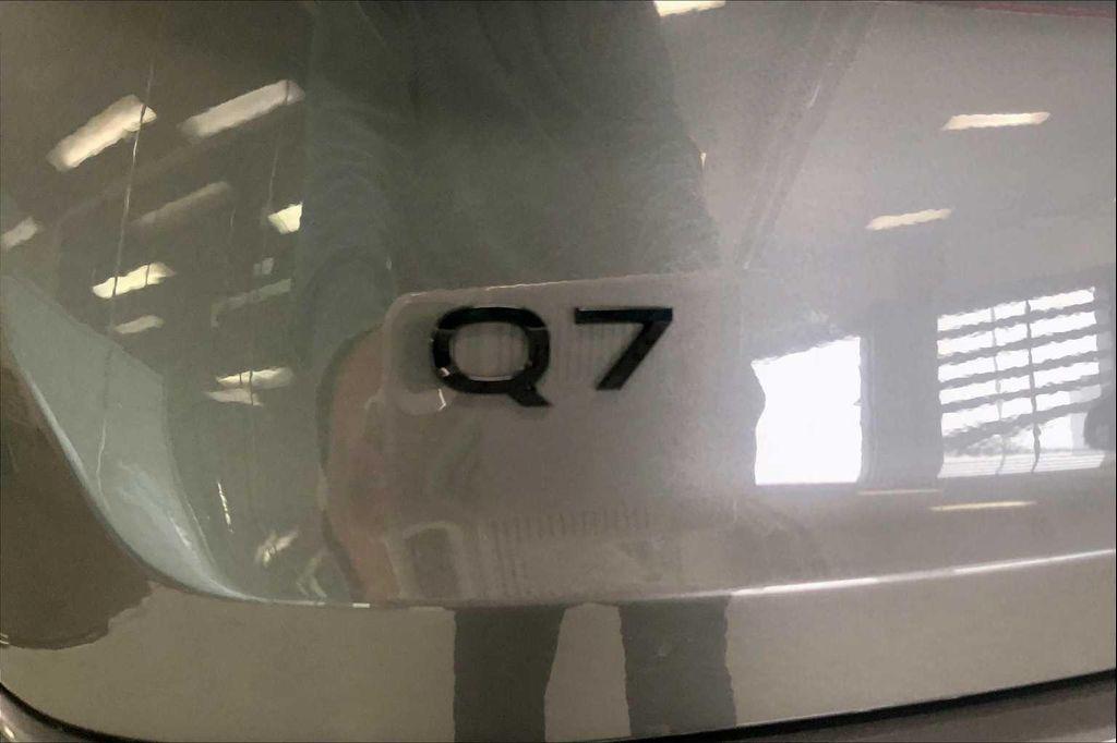 new 2026 Audi Q7 car, priced at $78,295