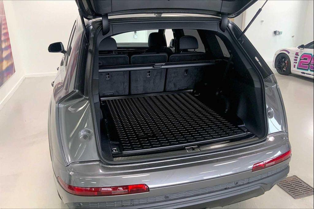 new 2026 Audi Q7 car, priced at $78,295