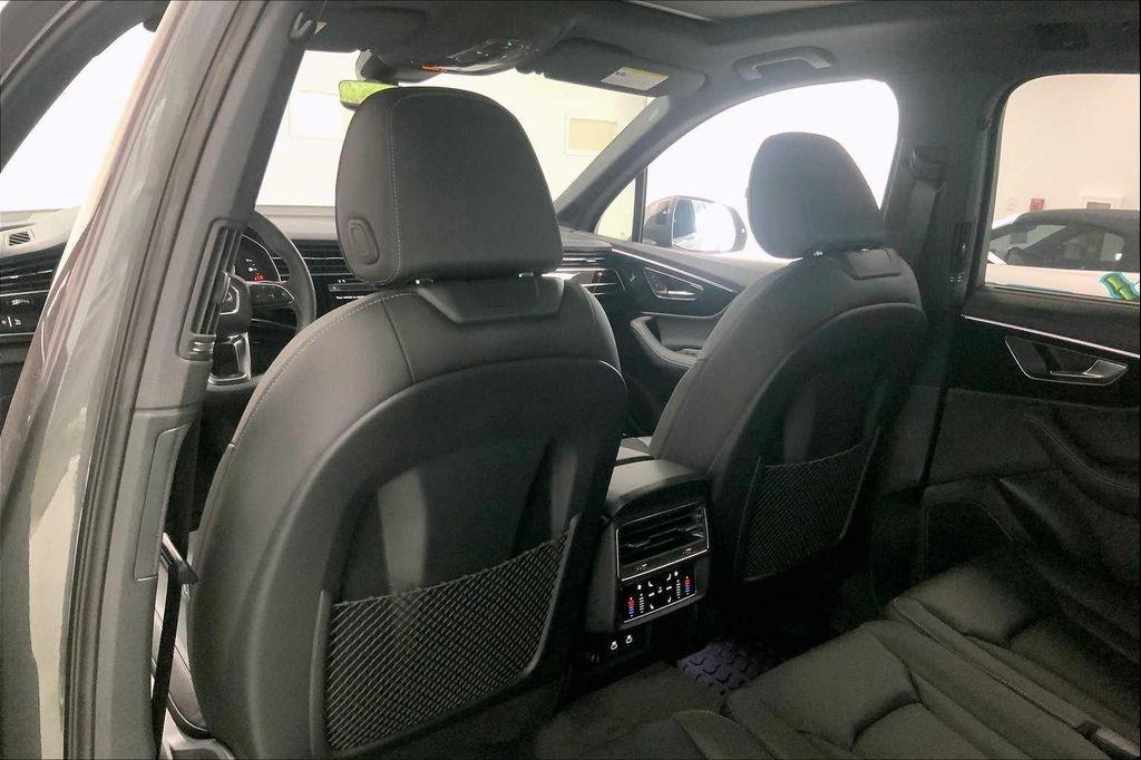 new 2026 Audi Q7 car, priced at $78,295