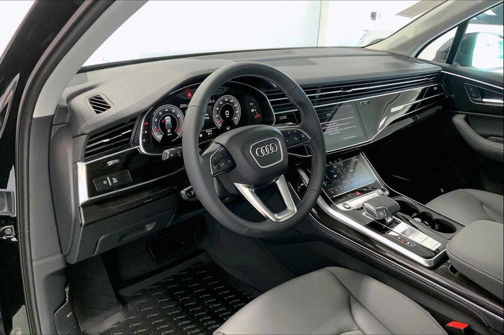new 2025 Audi Q7 car, priced at $71,450
