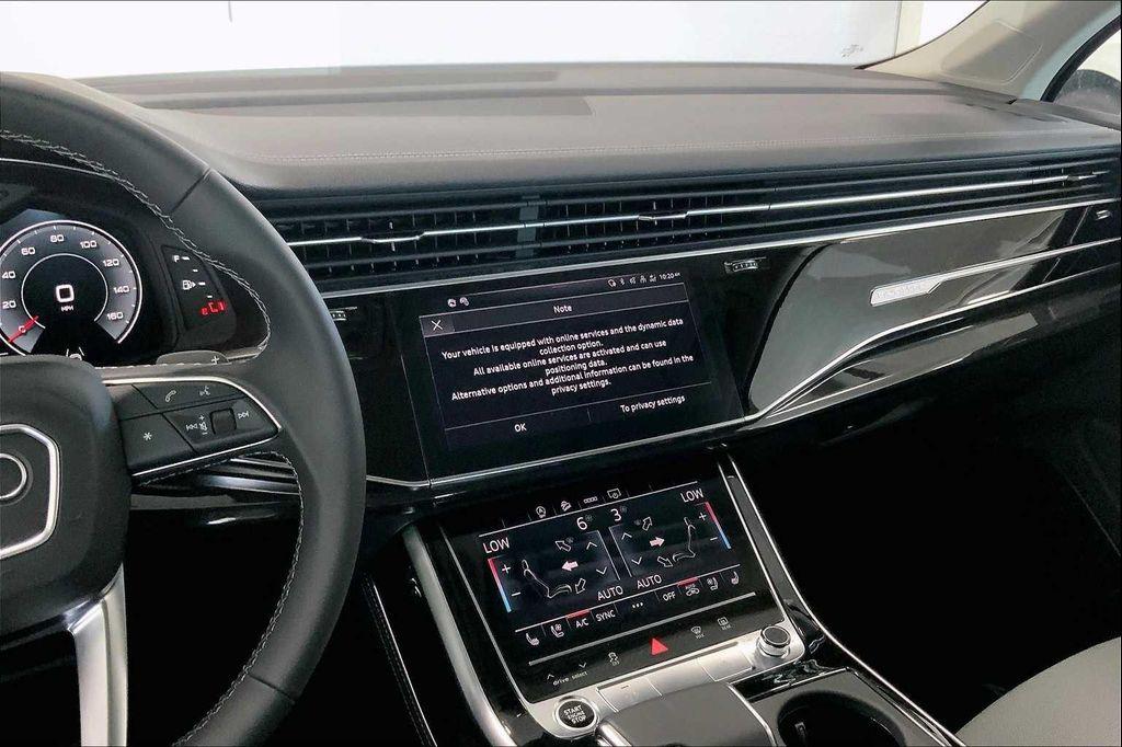 new 2025 Audi Q7 car, priced at $71,450