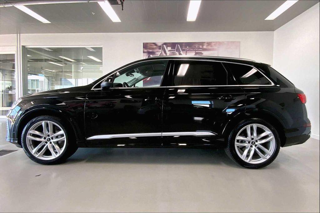 new 2025 Audi Q7 car, priced at $71,450