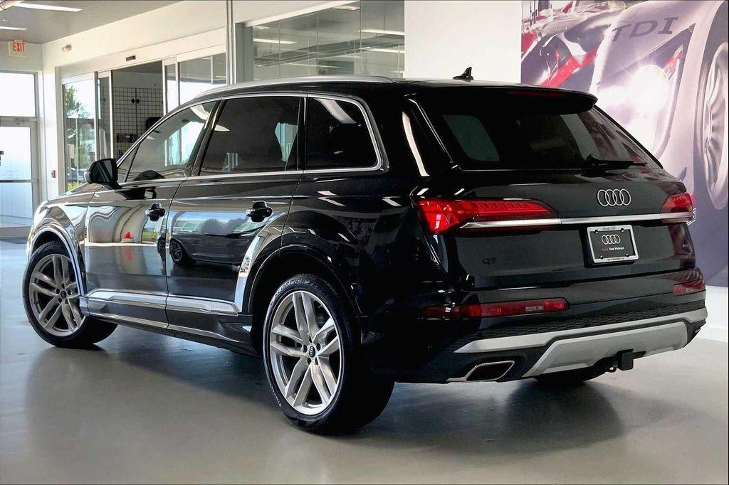 new 2025 Audi Q7 car, priced at $71,450