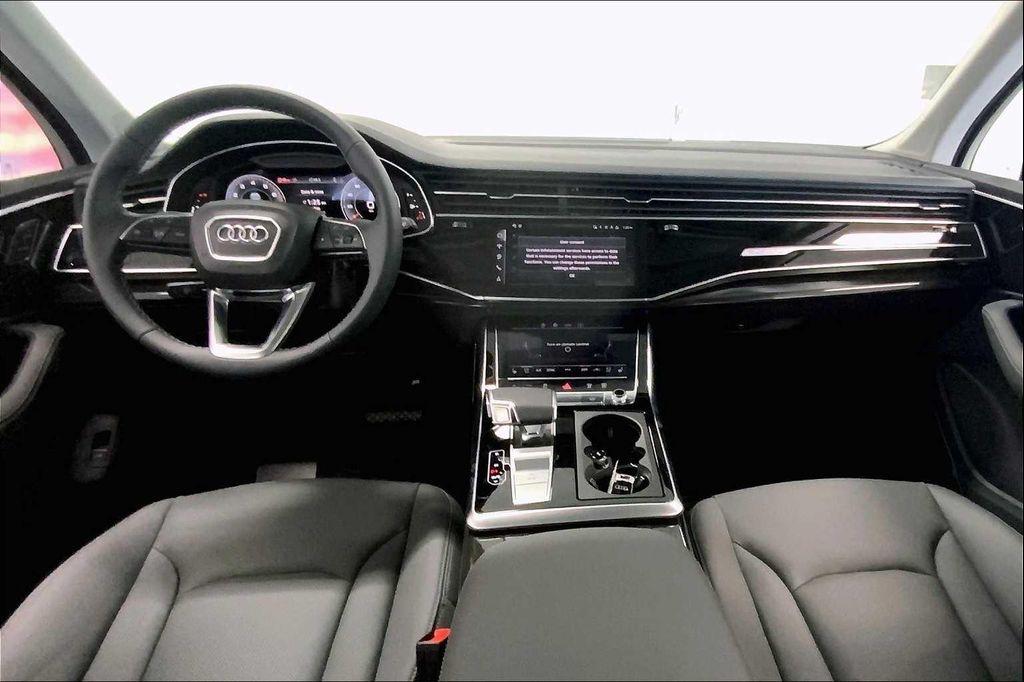 new 2025 Audi Q7 car, priced at $71,409