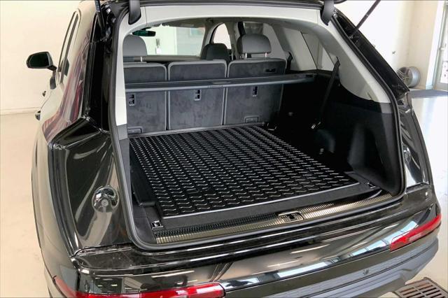 new 2025 Audi Q7 car, priced at $69,714