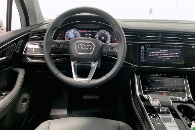 new 2025 Audi Q7 car, priced at $69,714