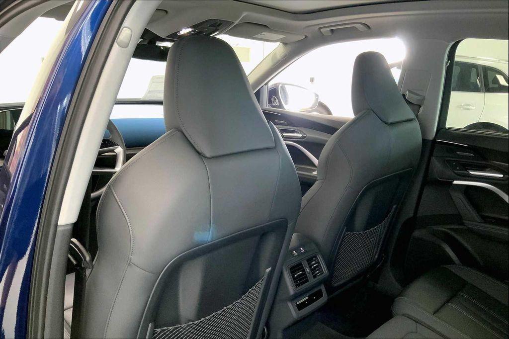 new 2025 Audi Q5 car, priced at $60,092