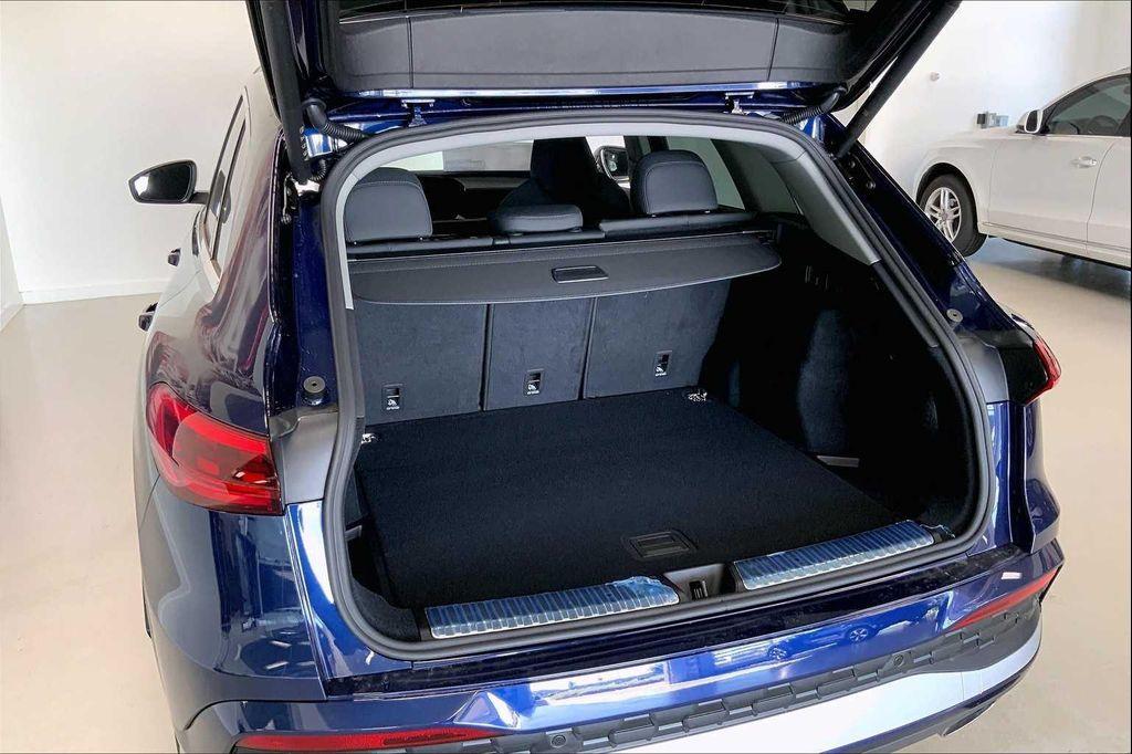 new 2025 Audi Q5 car, priced at $60,092