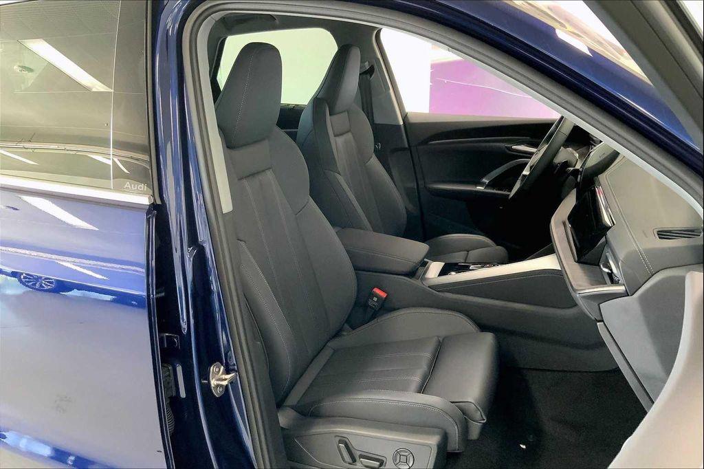 new 2025 Audi Q5 car, priced at $60,092