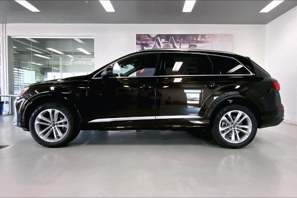 new 2025 Audi Q7 car, priced at $74,215