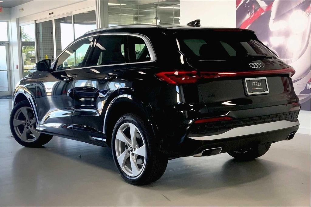 new 2025 Audi Q5 car, priced at $60,092