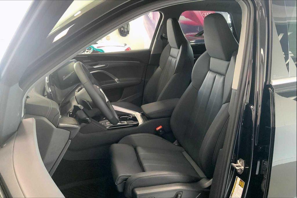 new 2025 Audi Q5 car, priced at $60,092