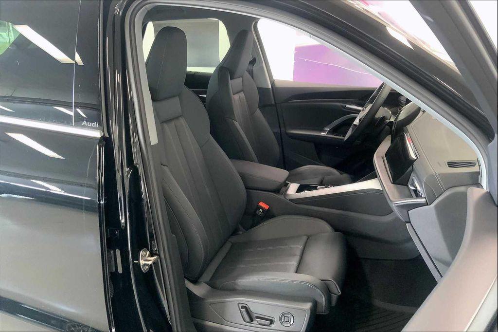 new 2025 Audi Q5 car, priced at $60,092