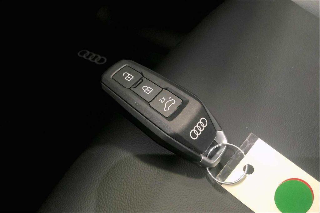 new 2025 Audi Q5 car, priced at $60,092