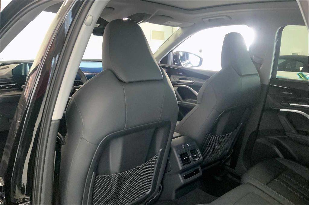 new 2025 Audi Q5 car, priced at $60,092