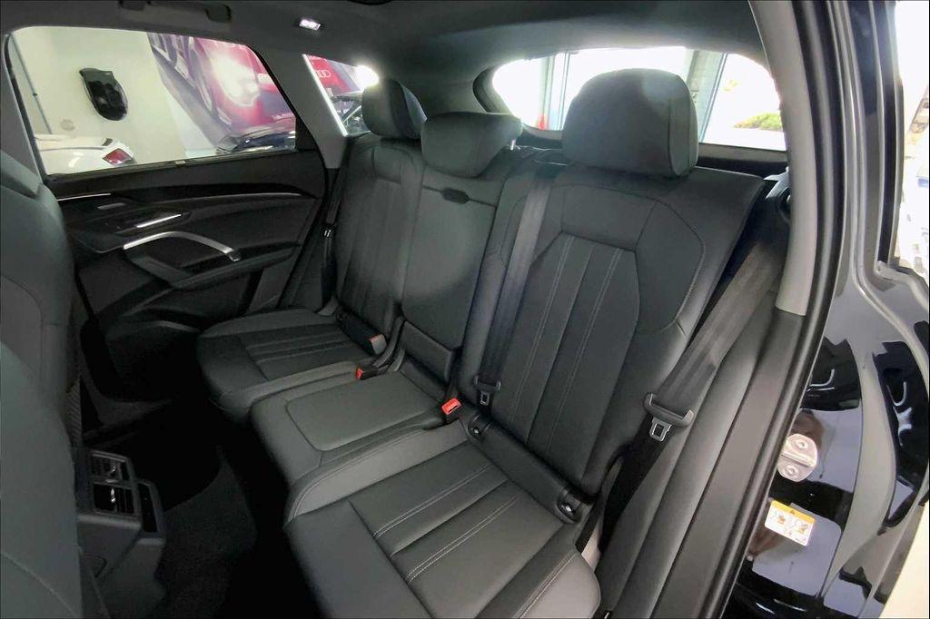 new 2025 Audi Q5 car, priced at $60,092