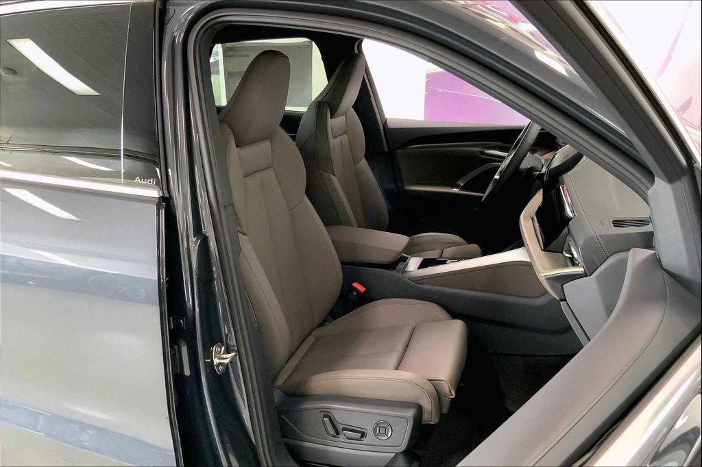 new 2025 Audi Q5 car, priced at $60,092