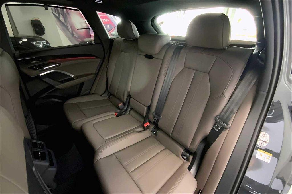 new 2025 Audi Q5 car, priced at $60,092