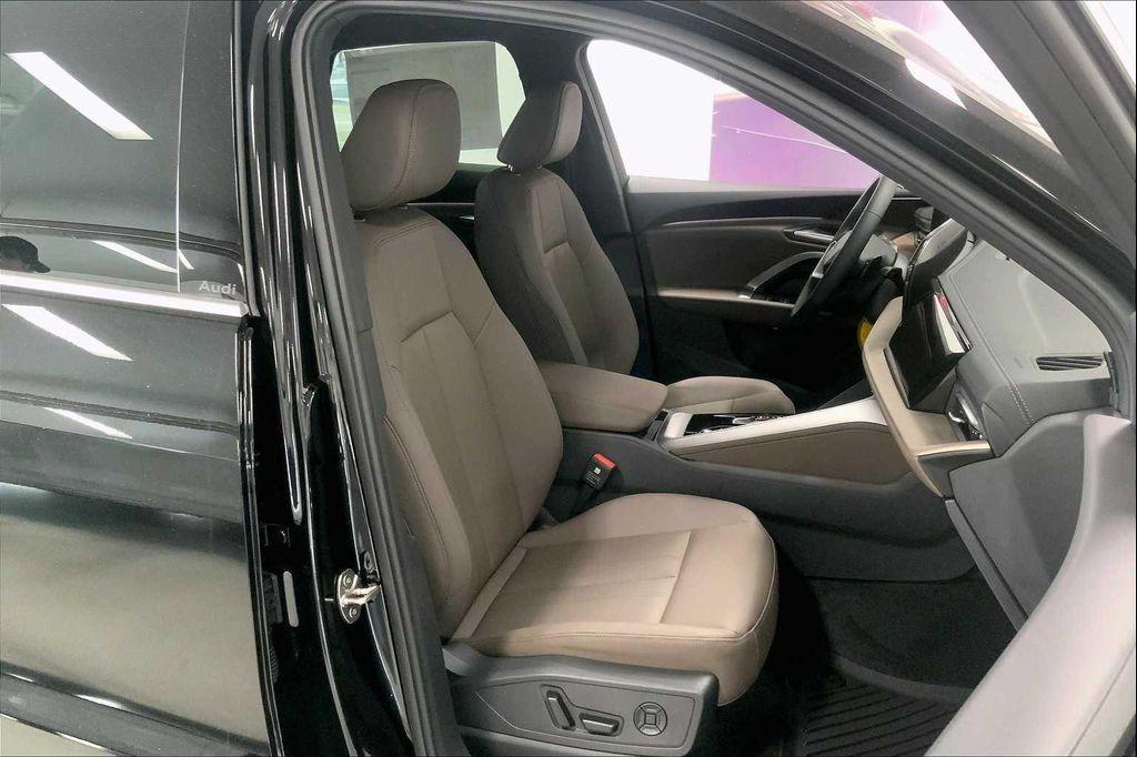 new 2025 Audi Q5 car, priced at $55,930