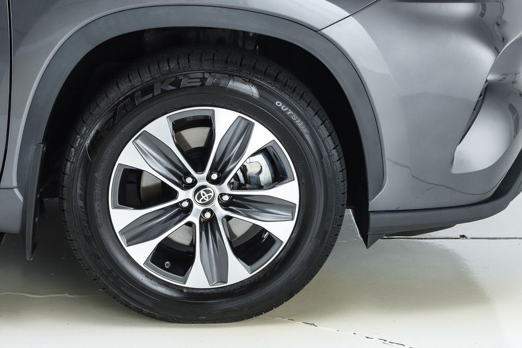 used 2022 Toyota Highlander car, priced at $36,788