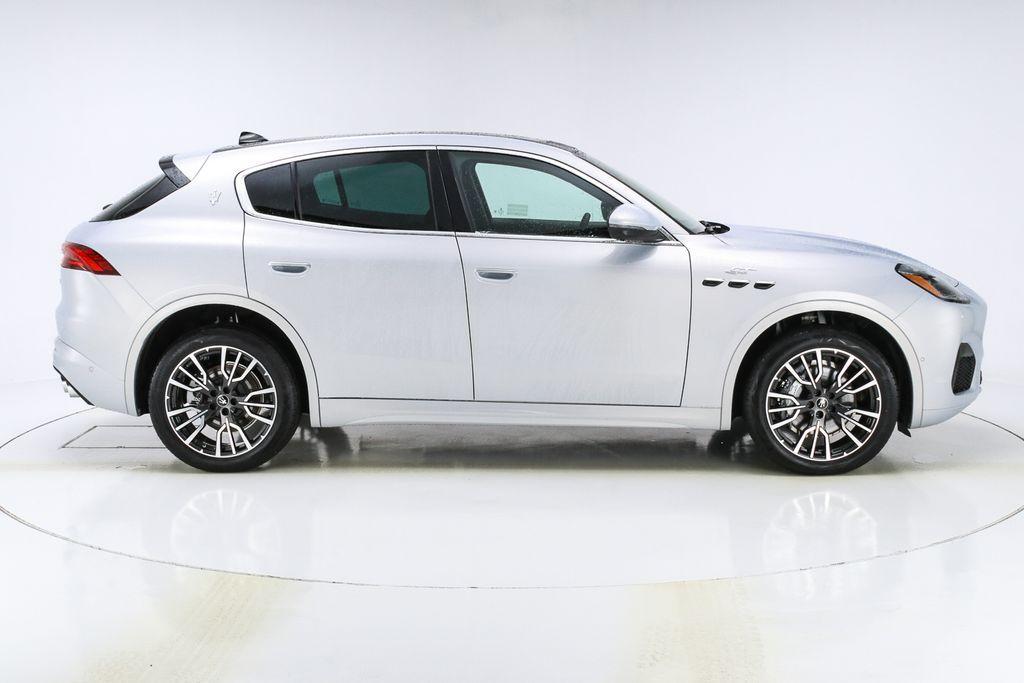 new 2024 Maserati Grecale car, priced at $86,397