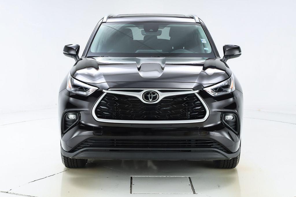 used 2022 Toyota Highlander car, priced at $35,488
