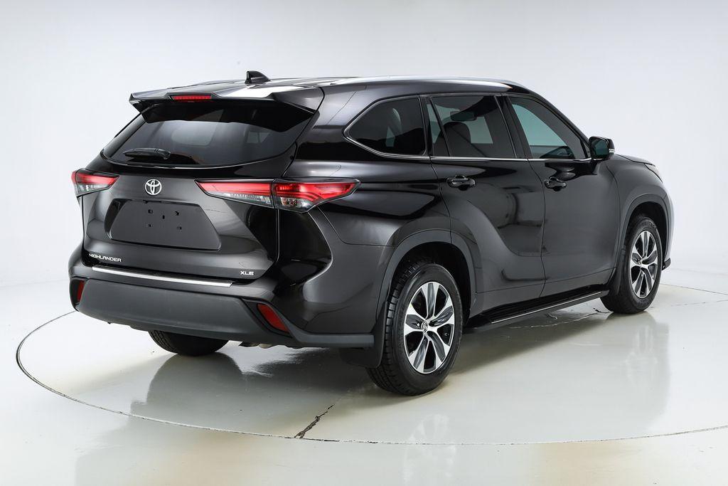 used 2022 Toyota Highlander car, priced at $35,488