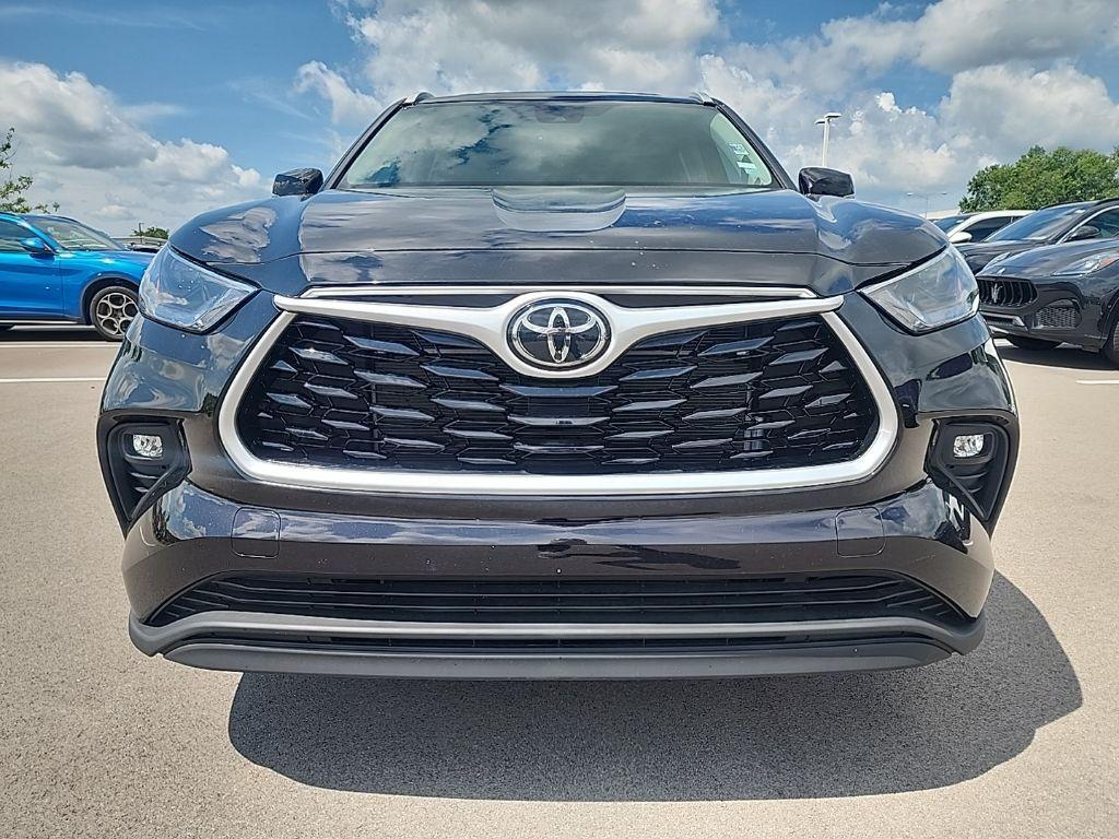 used 2022 Toyota Highlander car, priced at $36,490