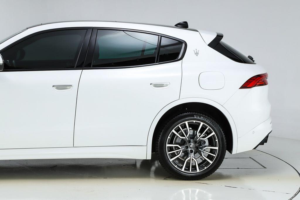 new 2024 Maserati Grecale car, priced at $68,500