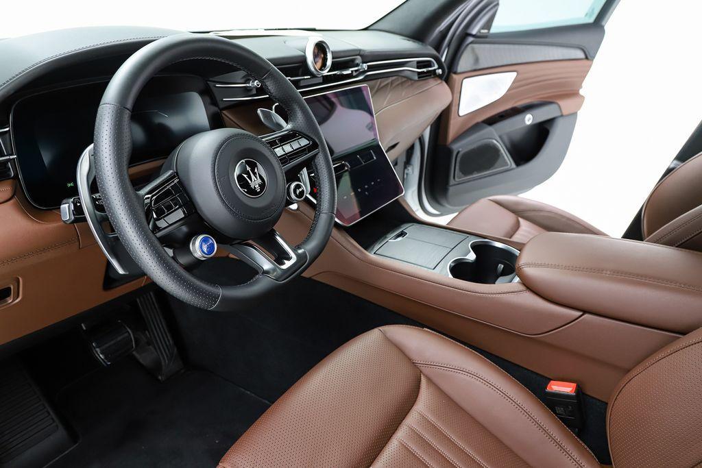 new 2024 Maserati Grecale car, priced at $68,500