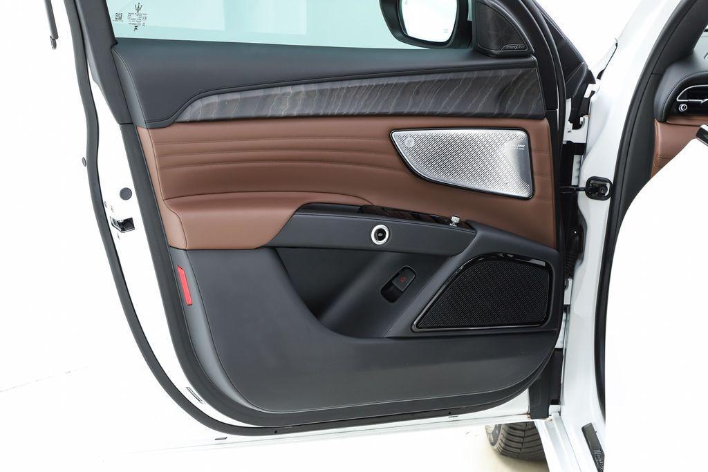 new 2024 Maserati Grecale car, priced at $68,500