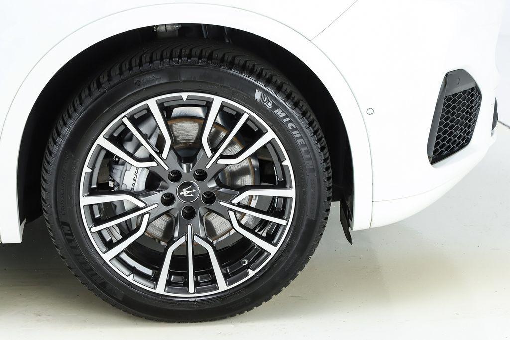 new 2024 Maserati Grecale car, priced at $68,500