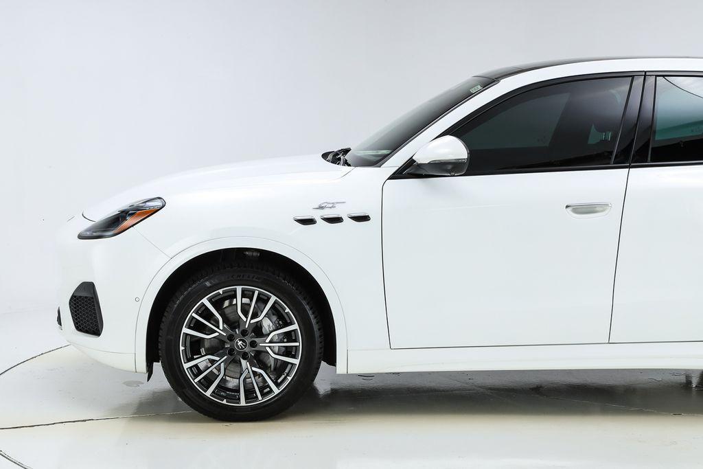 new 2024 Maserati Grecale car, priced at $68,500