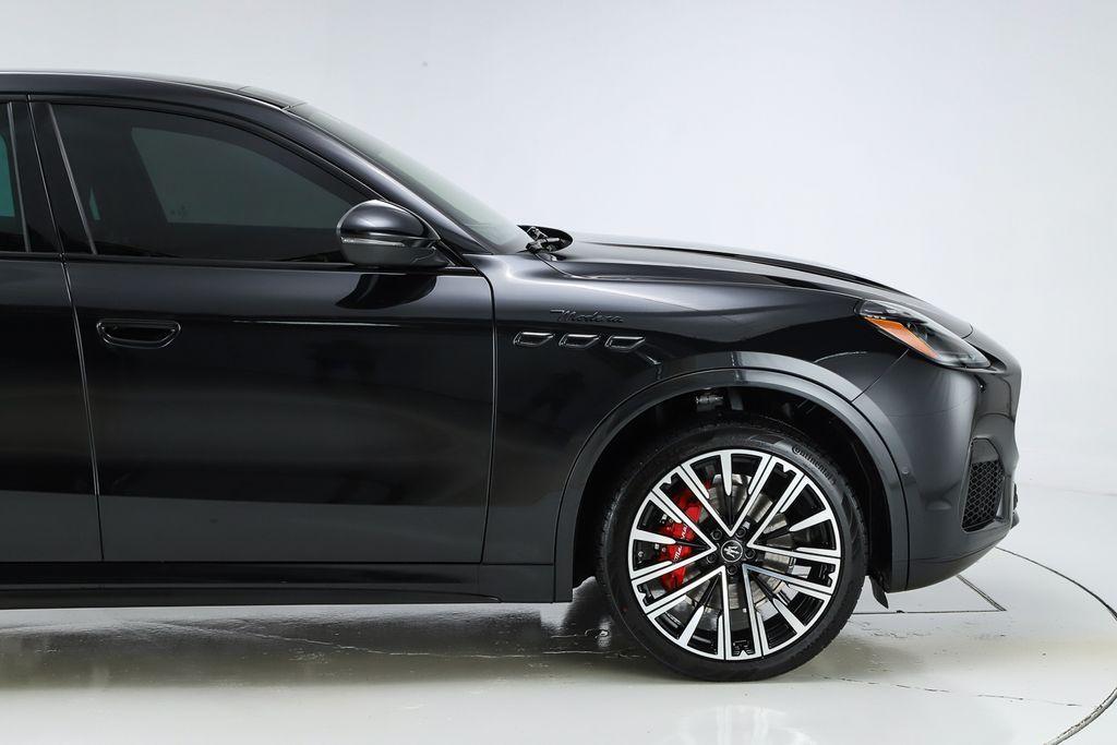 new 2025 Maserati Grecale car, priced at $89,065