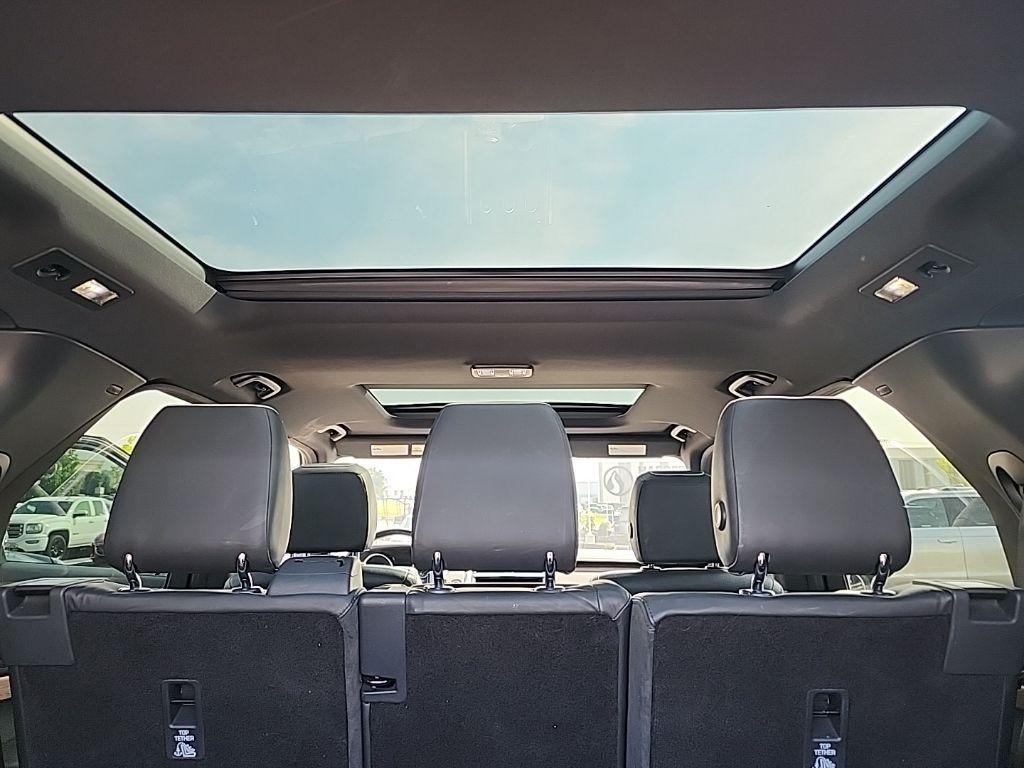 used 2017 Land Rover Discovery car, priced at $22,990