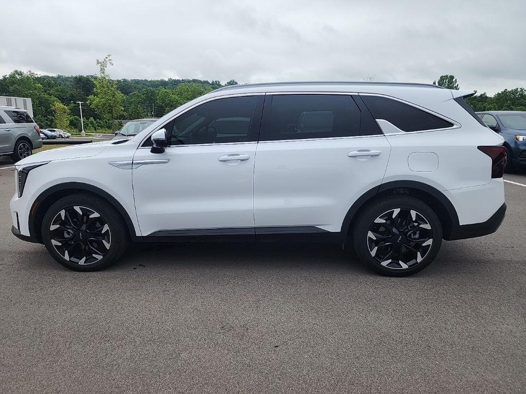 used 2025 Kia Sorento car, priced at $38,790
