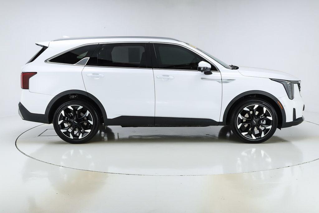 used 2025 Kia Sorento car, priced at $38,790