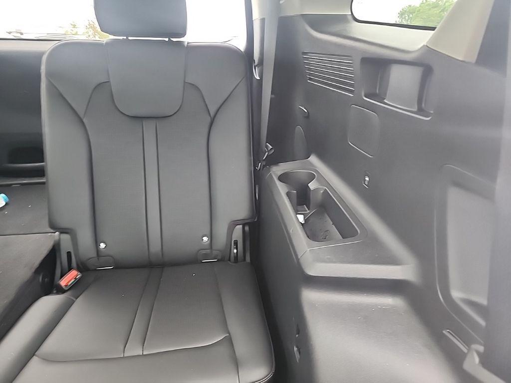 used 2025 Kia Sorento car, priced at $38,790