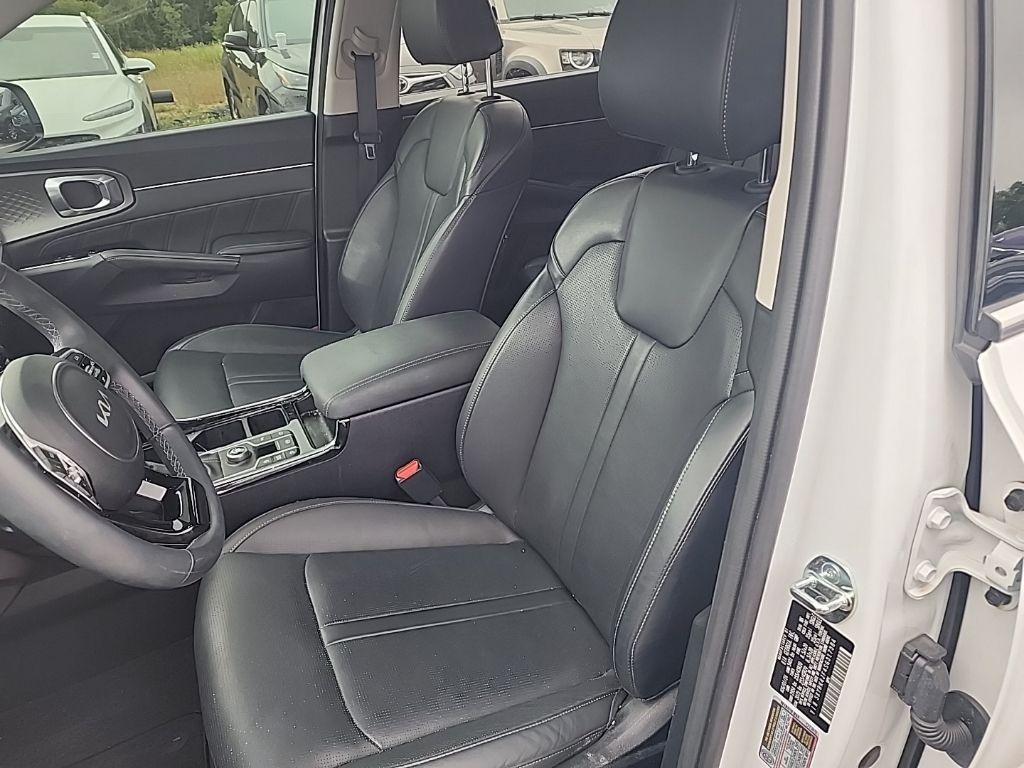 used 2025 Kia Sorento car, priced at $38,790