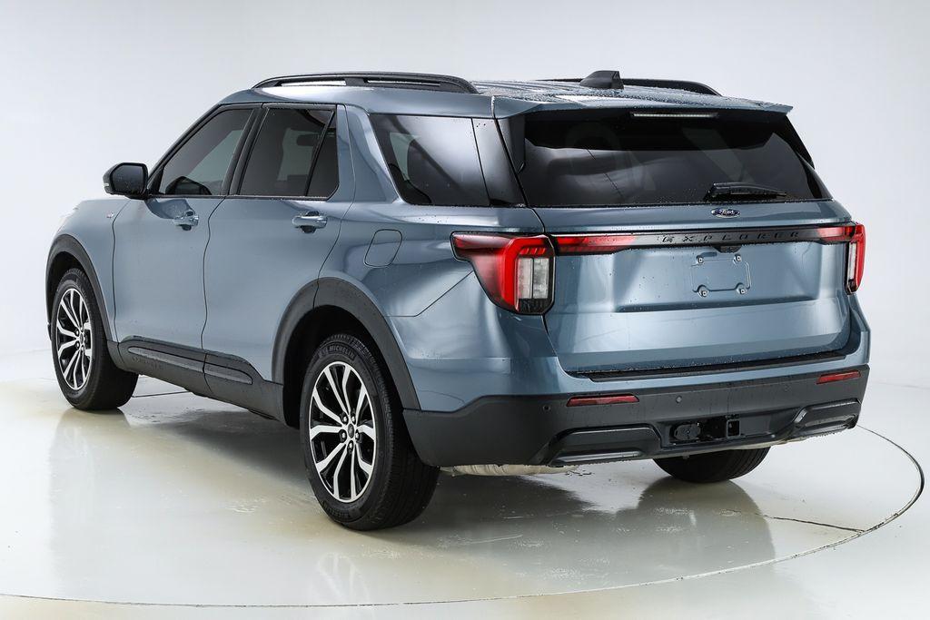 used 2025 Ford Explorer car, priced at $43,493