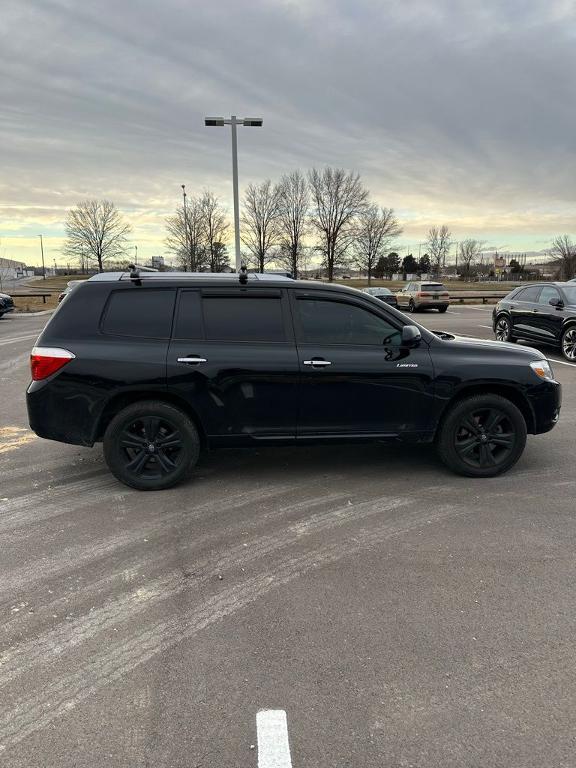 used 2010 Toyota Highlander car, priced at $9,500