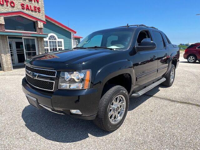 used 2012 Chevrolet Avalanche car, priced at $21,000